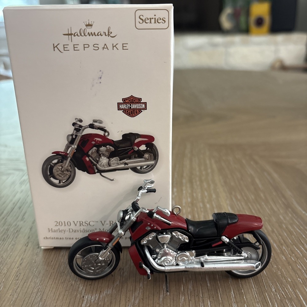 Hallmark Harley Davidson Ornament 2010 VRSC V-ROD MUSCLE 13th In The Series